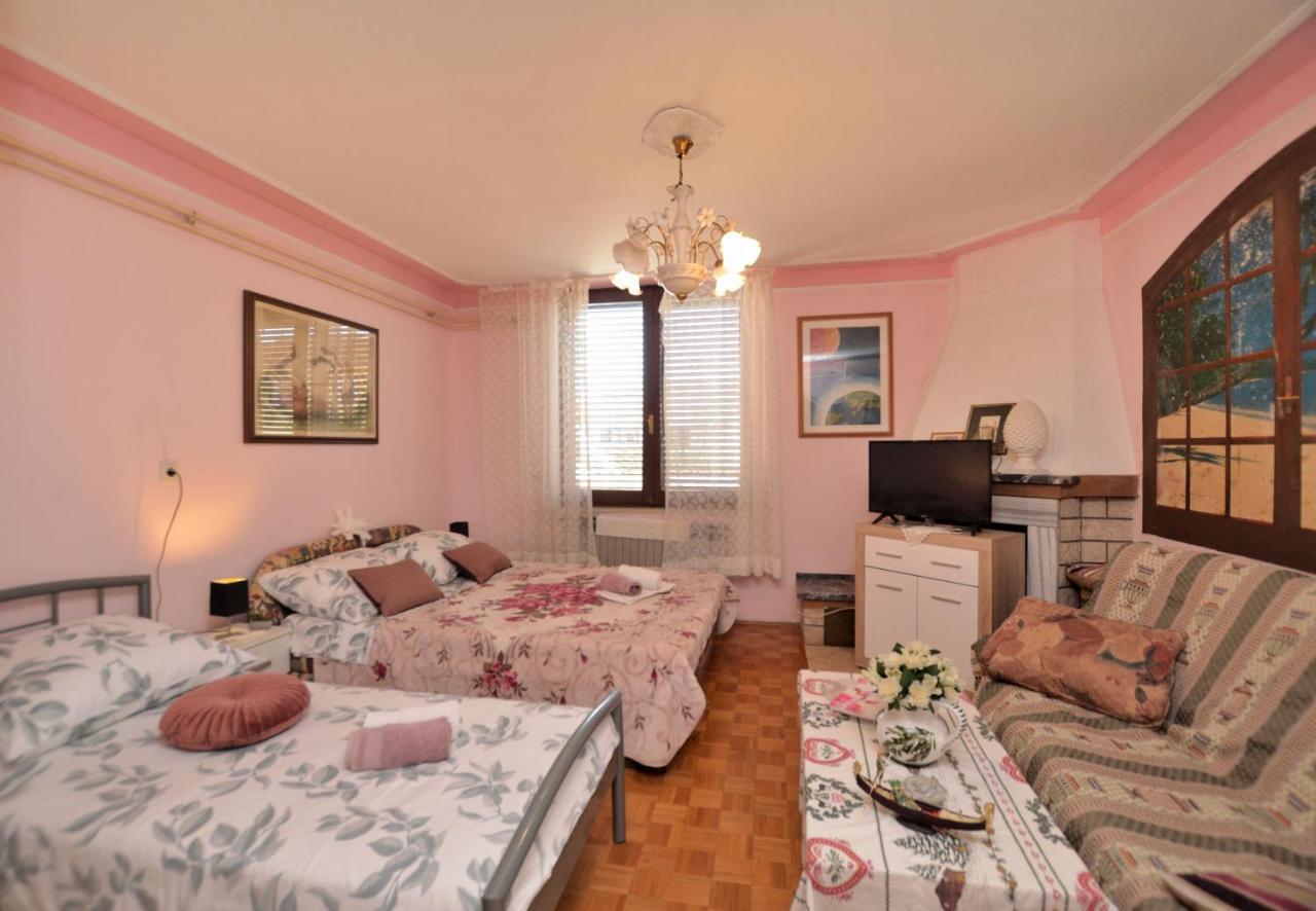 Apartments Medelin 罗维尼 外观 照片