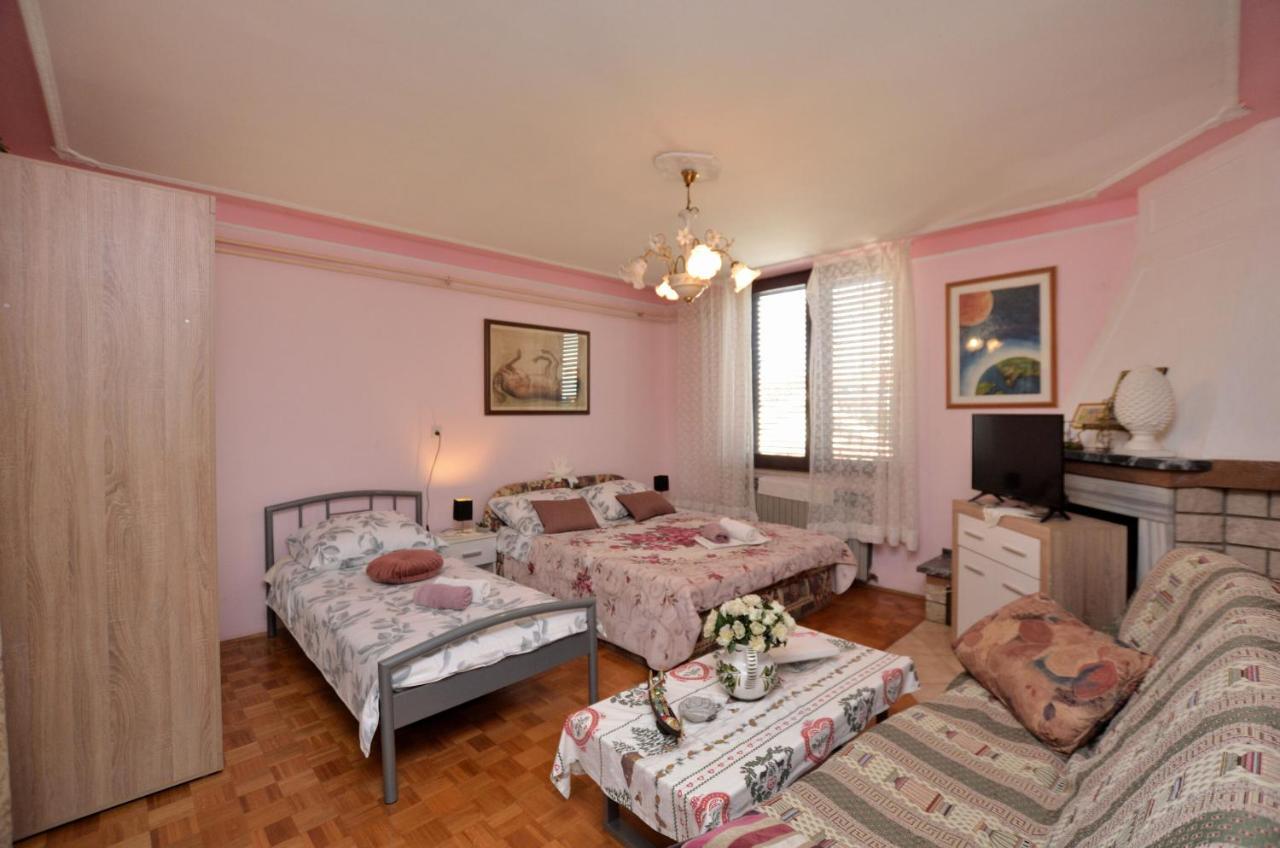 Apartments Medelin 罗维尼 外观 照片